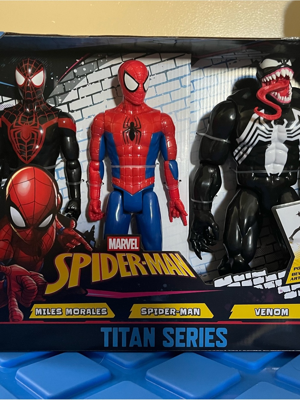 Marvel Spider-Man Red and Blue Action Figure - Titan Series Pack